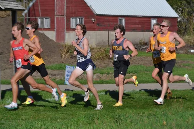Frazier has top 10 finish for WSC men at Dordt Invite