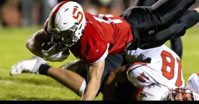 Scottsbluff football makes statement with comeback victory over Aurora in Class B clash