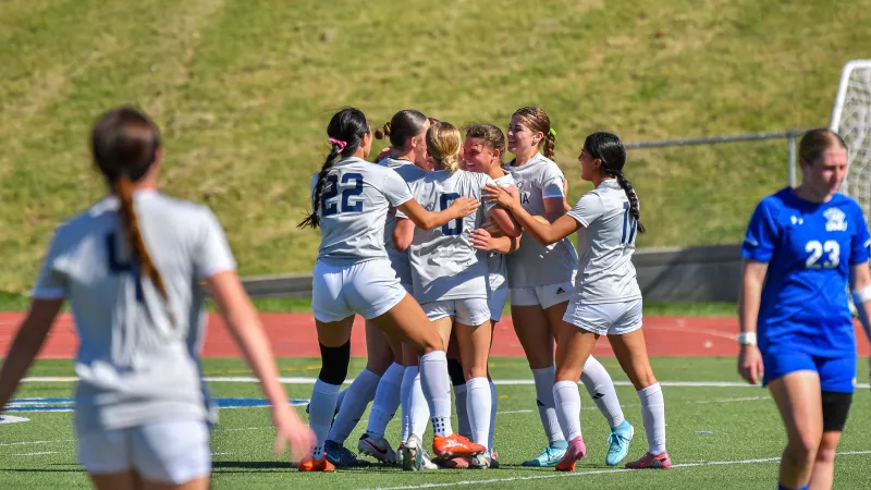 Bulldogs surrender in final minutes to tie Tigers