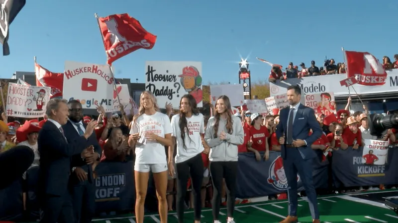 No. 1 Nebraska volleyball makes FOX Big Noon Kickoff history, sweeps No. 7 Wisconsin