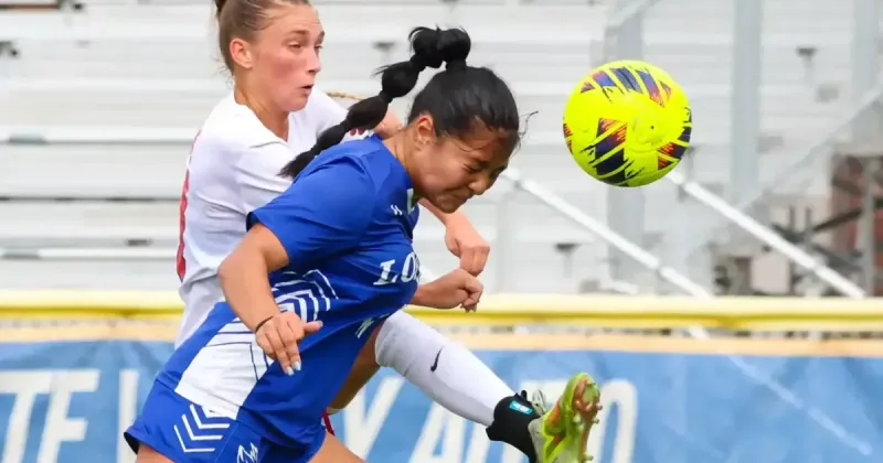 Cats nip Lopers with late own goal, 2-1