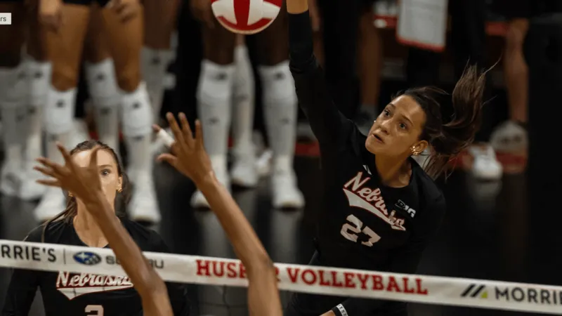 Murray, Reilly, Ogbechie Earn Big Ten Weekly Honors