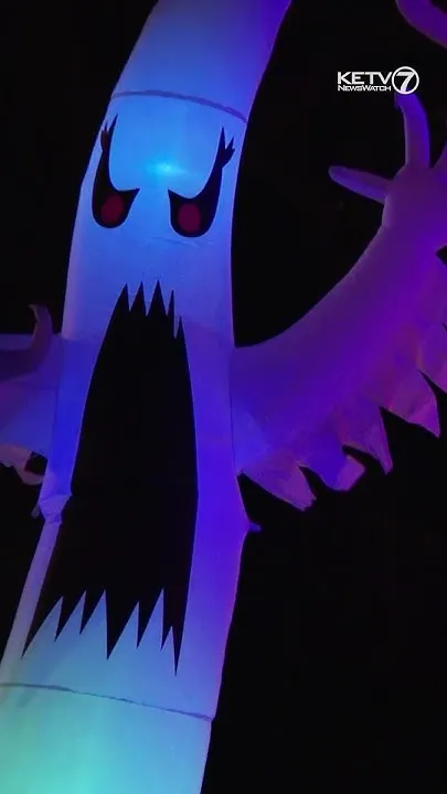 Michael Myers welcomes you to his home featuring dancing ghosts, other famous characters (Video)