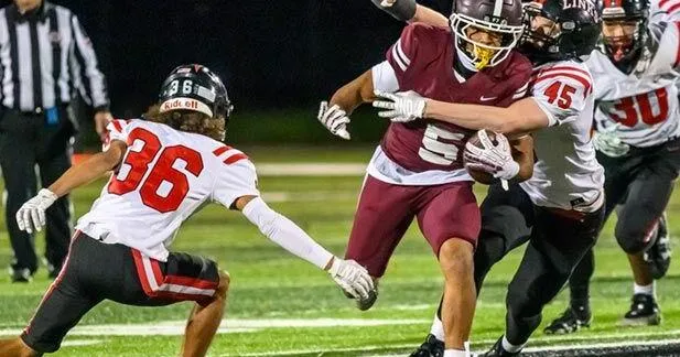 Norfolk posts dominant senior night win over Lincoln High