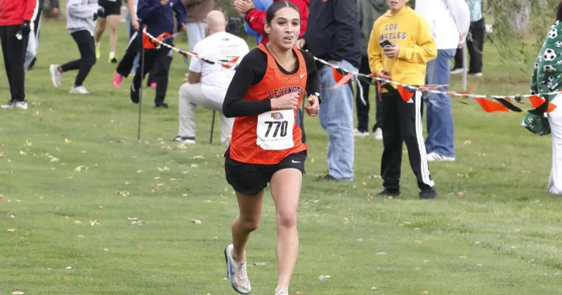 Ramirez, Portillo-Munoz claim district cross country runner-up titles, Lexington teams qualify for state