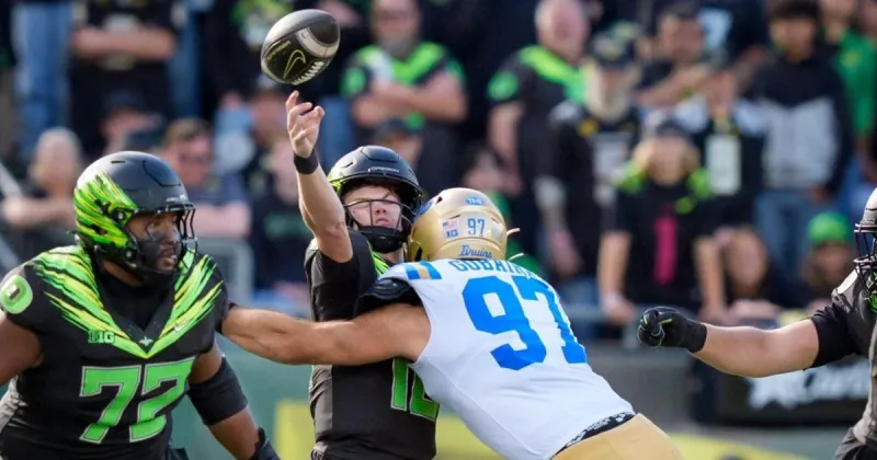 Oregon football statistical leaders