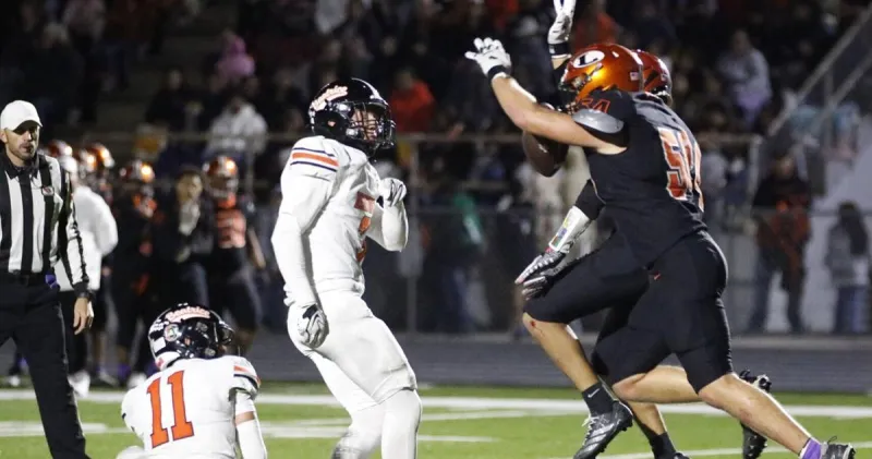 Lexington pulls off 34-33 thriller over Beatrice