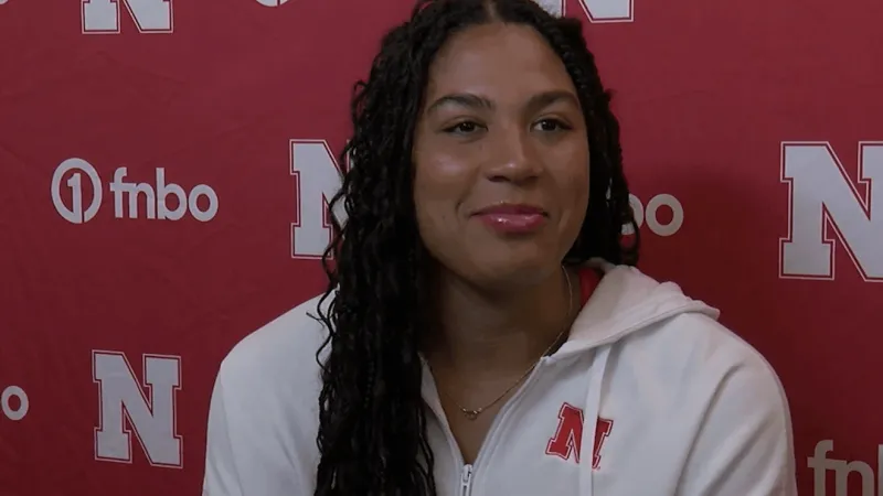 Teraya Sigler and Olivia Mauch collect Big Ten accolades