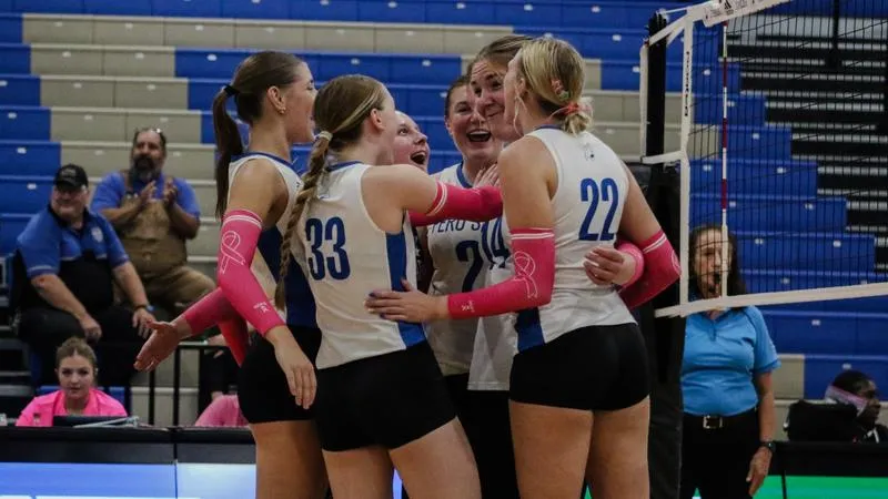 Volleyball Bests Graceland In Sweeping Fashion