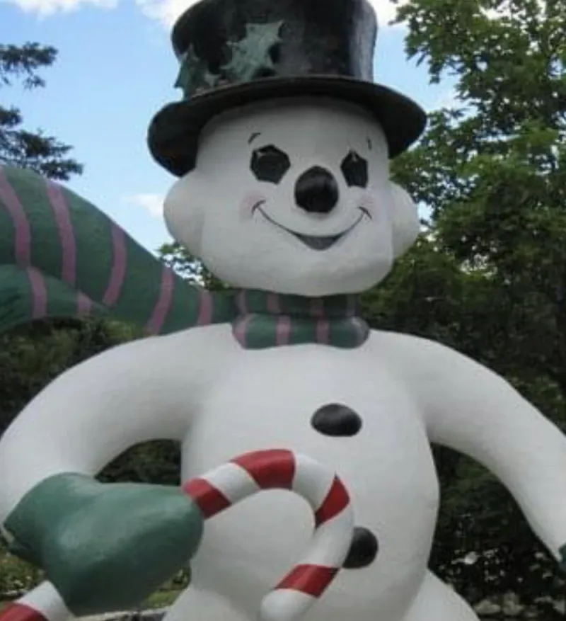 The Famous Athlete, Author and Comedian You'll Find at Jefferson, New Hampshire's Santa's Village