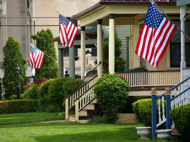 10 Safest Places to Live in New Hampshire and Massachusetts Right
