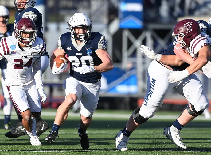 ON TO WORCESTER! UNH wins playoff shootout, HC next