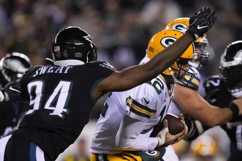 Sunday Night: Hurts, Eagles KO Rodgers, Packers, 40-33