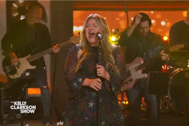 Kelly Clarkson Covers Fellow Texan Cody Johnson's "Til You Can't' [Watch]
