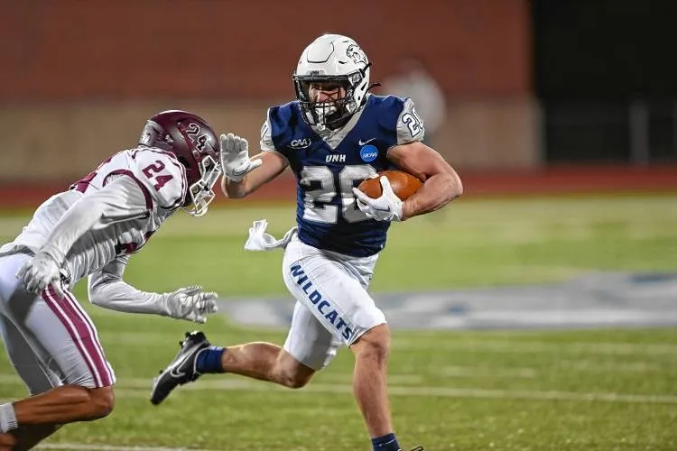 Preview: UNH football faces Holy Cross in FCS second round