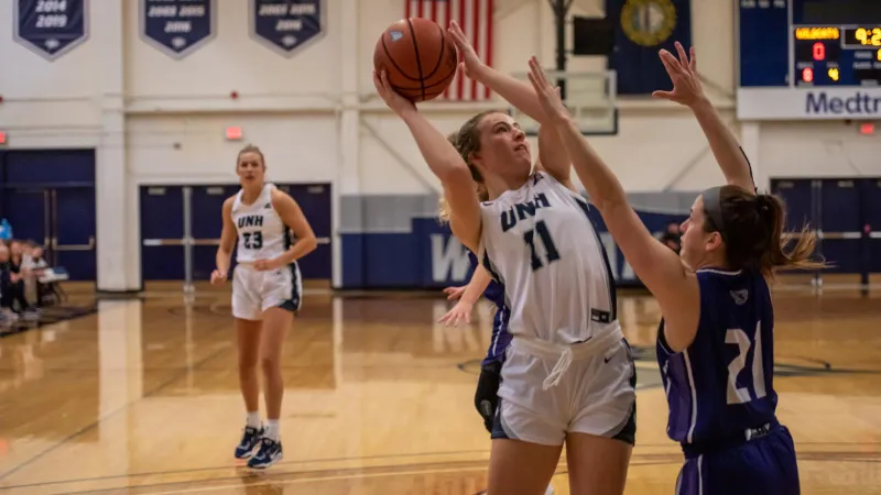 UNH Falls to Stonehill, 57-50 on Saturday Afternoon