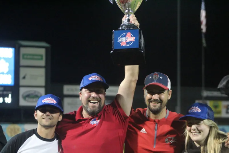 Silver Knights Notes: Arend leaves, FCBL back to three umps