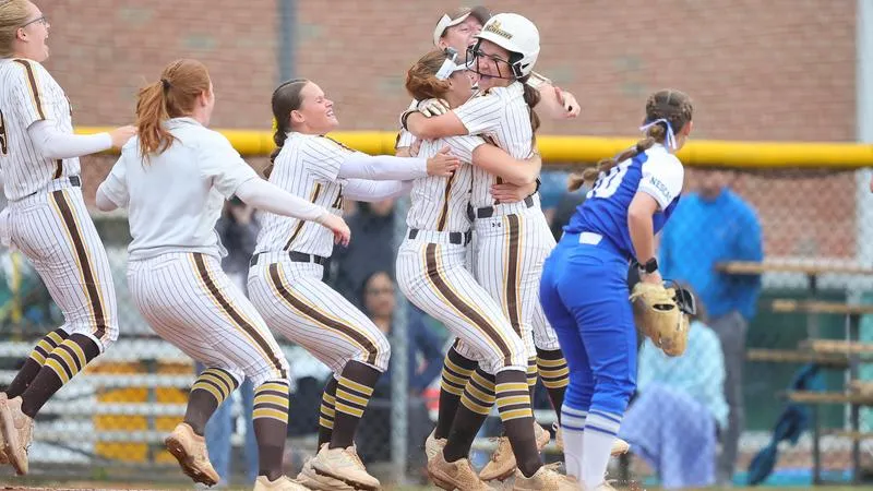 #16 Softball Victorious in a 1-0 Walk-Off Win Over Colby in NCAA Super Regional Opener