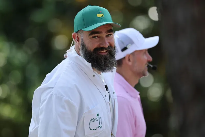 Eagles Legend Jason Kelce makes surprise stop at new Sea Isle City eatery