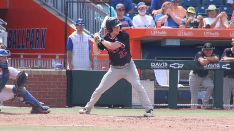 Baseball Leads Late, Falls to Walk-Off at No. 8 Florida