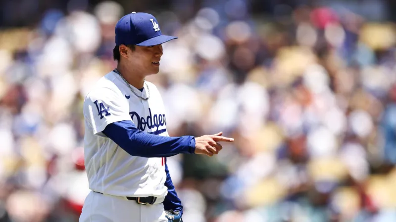 Yoshinobu Yamamoto strikes out 10 as Dodgers take series from Phill...