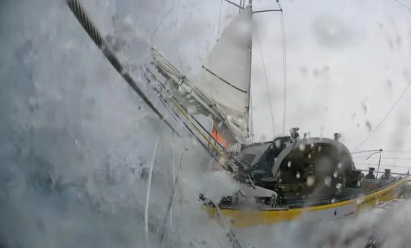 Quick-Thinking Stafford Man Rescues 2 After Sailboat Capsizes