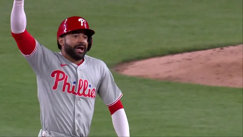 Derek Hill hits 2-out, 2-run pinch homer in 9th to lift the Phillie...