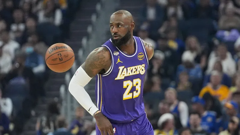 LeBron James tells Lakers he will play elsewhere next season: ESPN