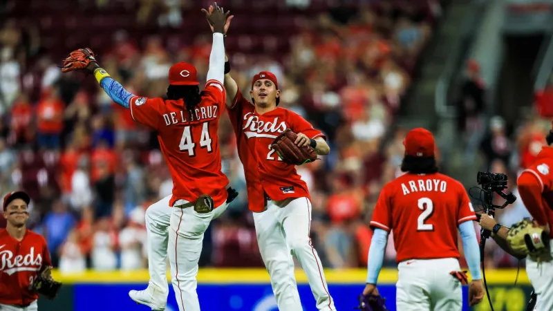 Stewart homers twice, Reds go deep 5 times in 11-5 victory over Phi...