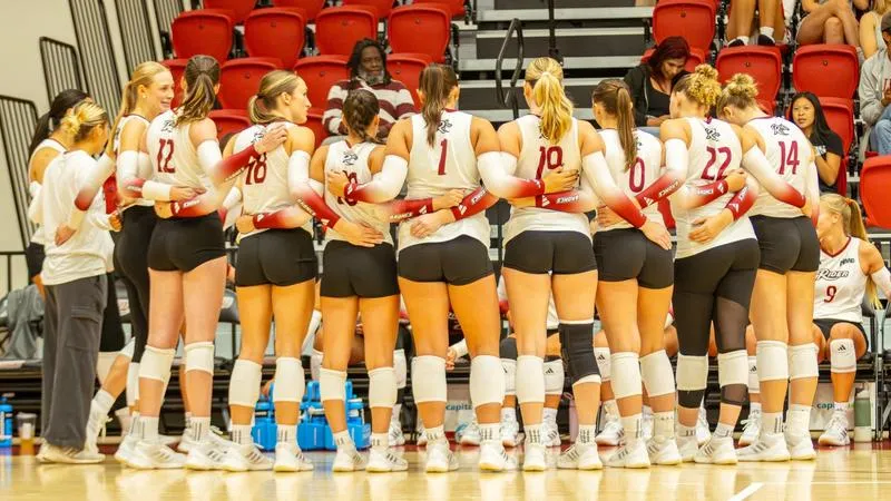 Volleyball Claims AVCA Team Academic Award