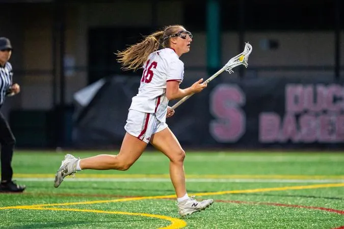 Lauren Sullivan Named IWLCA Scholar Athlete of the Year