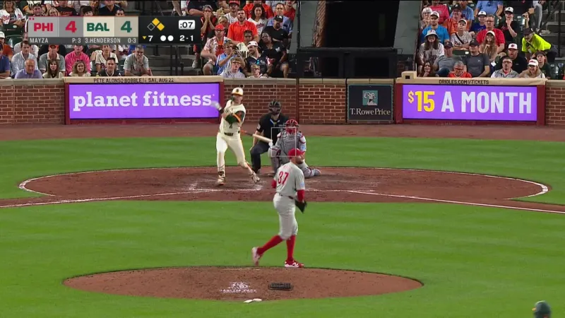 Henderson triples in 4-run 7th in the Orioles' 6-4 win over the Phi...