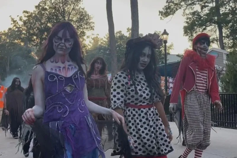 Six Flags is hiring in NJ: Fall jobs pay $16 to $30 an hour