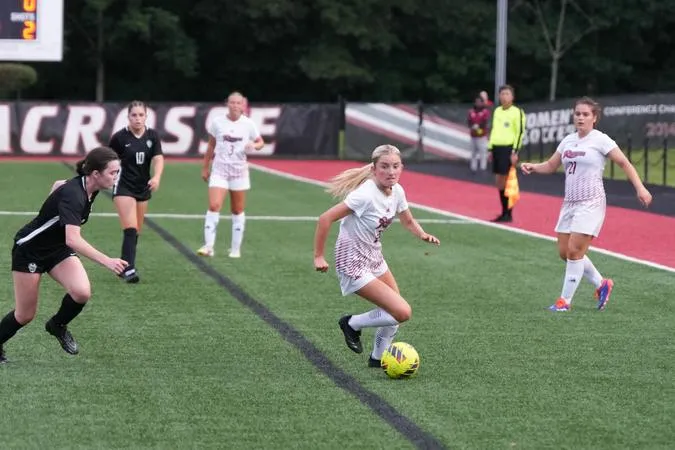 Second Half Surge Not Enough to Dispel Temple as Women's Soccer Loses 2-1 on Thursday Night