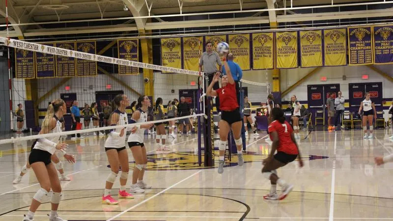 Moliterno Flips 10 Assists, Ramos Picks 12 Digs, Volleyball Falls in Opener
