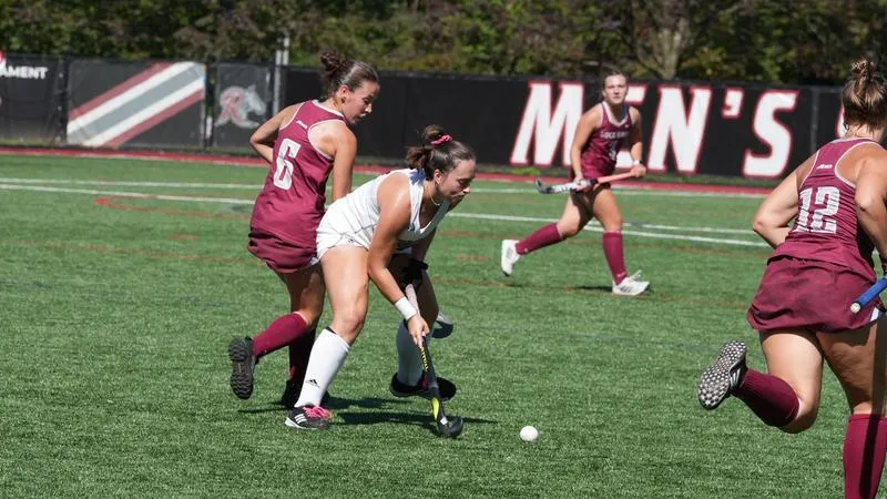 Field Hockey Falls Late in Season Opener