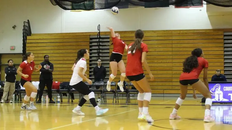 Rudolph's 15 Kills, Gatz's 12 Boost Volleyball to Triumph over Lincoln
