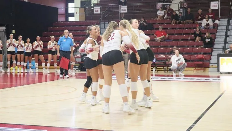 Volleyball Falls to Temple to Close Out Cherry and White Invitational