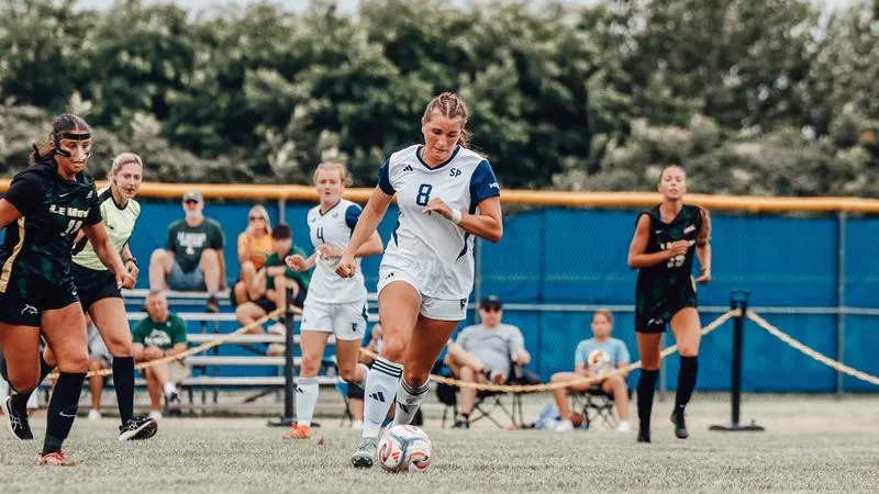 Peacocks Fall Short To Le Moyne Dolphins, Look To Secure First Road Win This Thursday