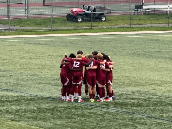 Men's Soccer Falls 2-1 as FDU Penalty Spoils Night in Teaneck