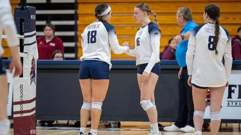 Volleyball Tops Farmingdale 3-1 in Season Opener