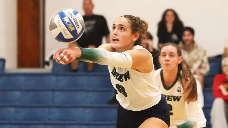 Women's Volleyball Stopped by Kean in Season, Home Opener