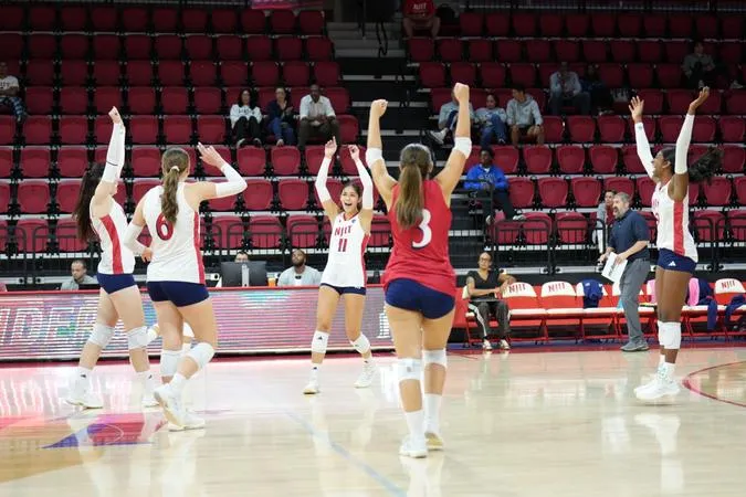 Highlanders Earn Five-Set Victory Over Manhattan in Home Opener