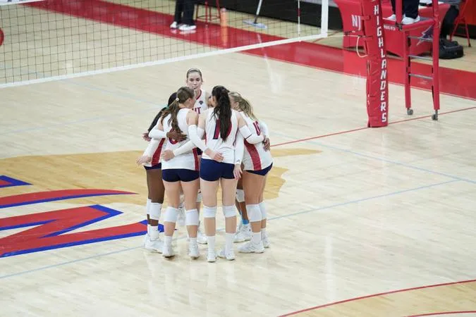 Highlanders Fall Short to Delaware State in Straight Sets Friday Night