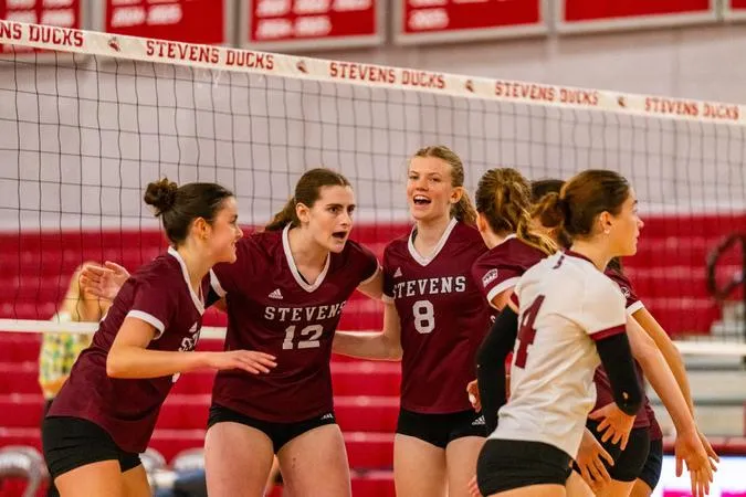Women's Volleyball Sweeps Past Brandeis, Wellesley
