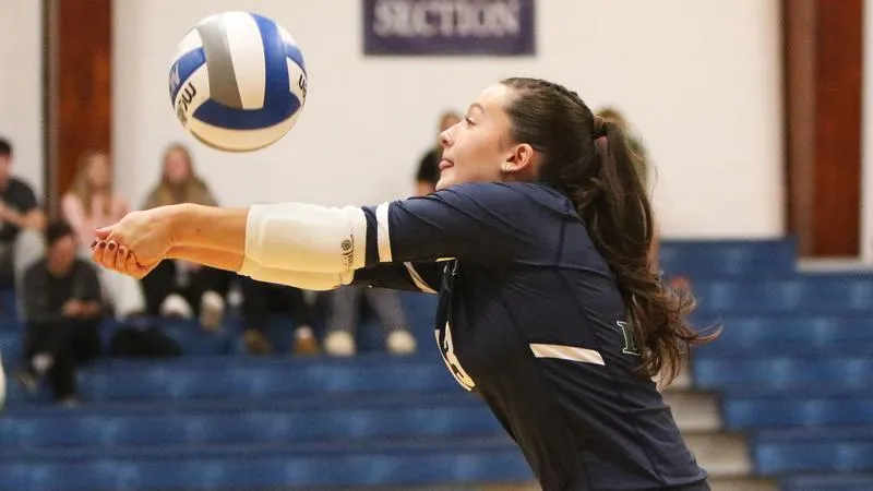 Women's Volleyball Battles Lebanon Valley to Five Sets at Salisbury