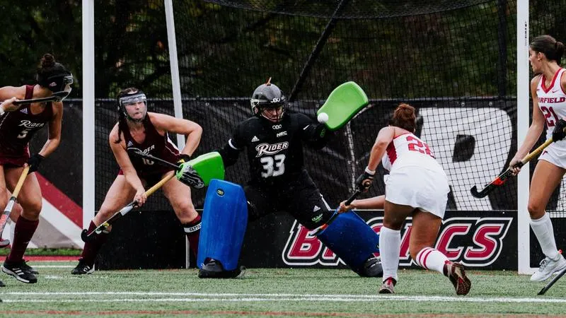 Regnart Makes 15 saves, but Field Hockey Falls in Overtime