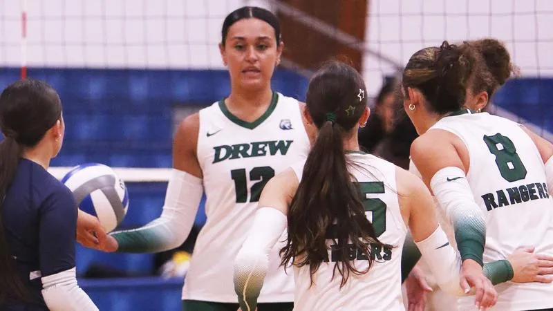 Women's Volleyball Sweeps Cedar Crest For First Victory