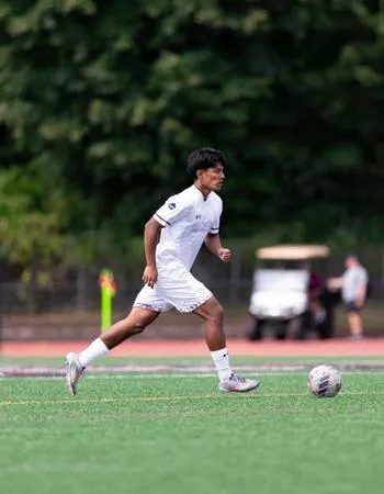 PEREZ SCORES AS ROADRUNNERS FALL TO WESTCONN