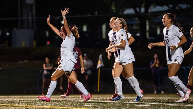 Second-Half Onslaught Powers Women's Soccer to 6-1 Win Over Arcadia